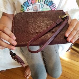 FRYE Paige LEATHER Wristlet Small Zipper, New without Tags, WINE